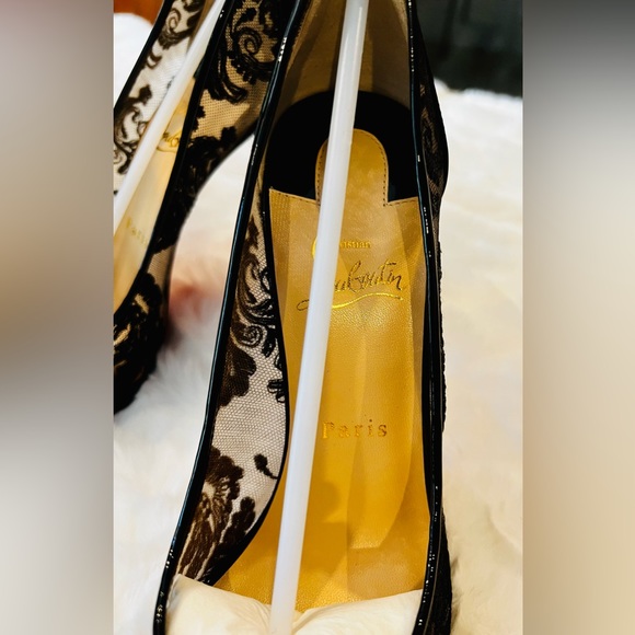 Authentic Black lace Christian Louboutins red bottom heels. Brand New. Size 39.5 - Picture 13 of 13